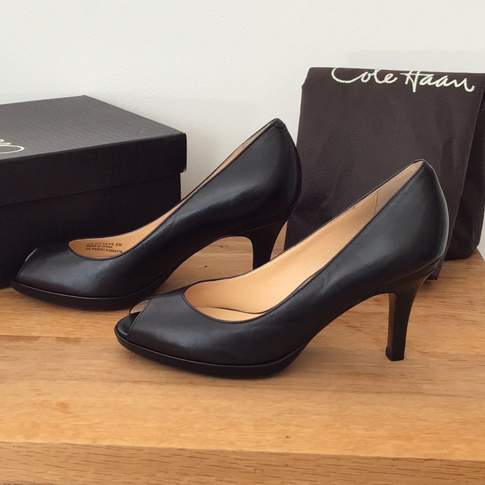 Cole Haan Women’s Air Carma black leather 6